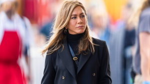 Jennifer Aniston just showed us the perfect autumn outfit formula