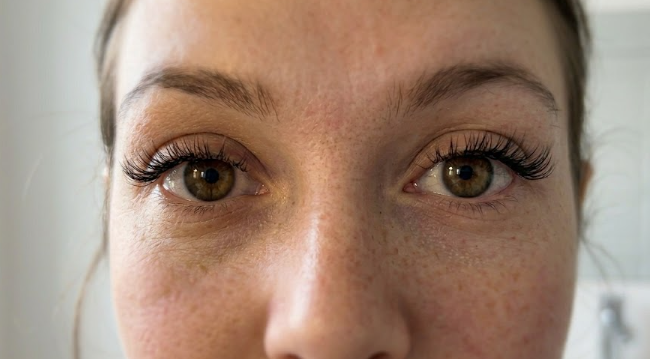 How to Apply Lash Clusters at Home (Step-by-Step for Beginners)