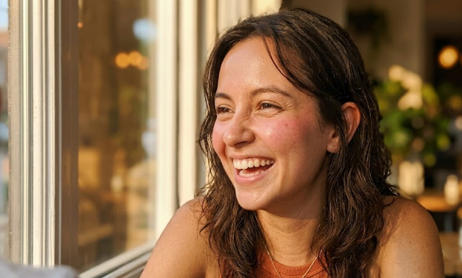 Dewy Makeup for Oily Skin: 7 Steps That Actually Last